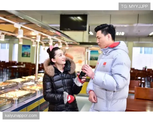 仲满训练完直接啃鸡腿？这自律人设有点扛不住啊